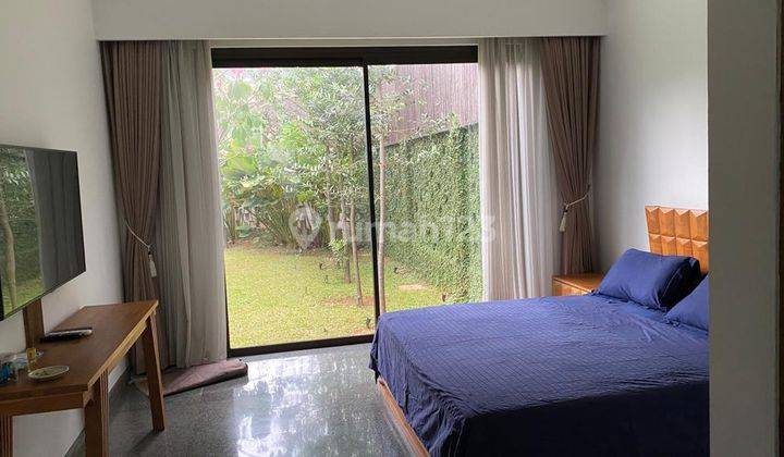 Rumah Ada Pool Nuansa Villa Full Furnish di Kemang Pratama 8