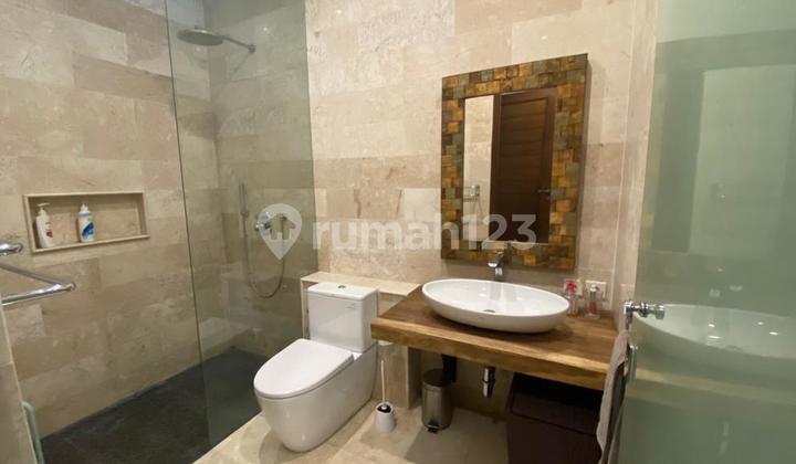 Rumah Ada Pool Nuansa Villa Full Furnish di Kemang Pratama 9