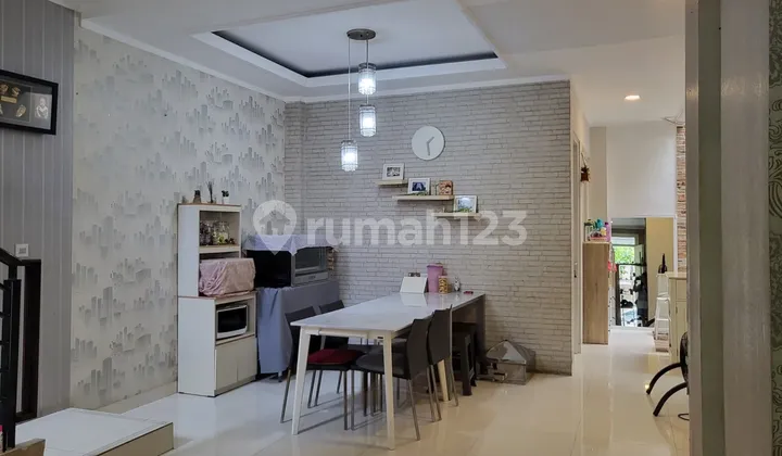 Rumah Nyaman Siap Huni dan Sudah Renovasi di Cluster Palm Summarecon Bekasi Rumah Nyaman Siap Huni dan Sudah Renovasi di Cluster Palm Summarecon Bekasi