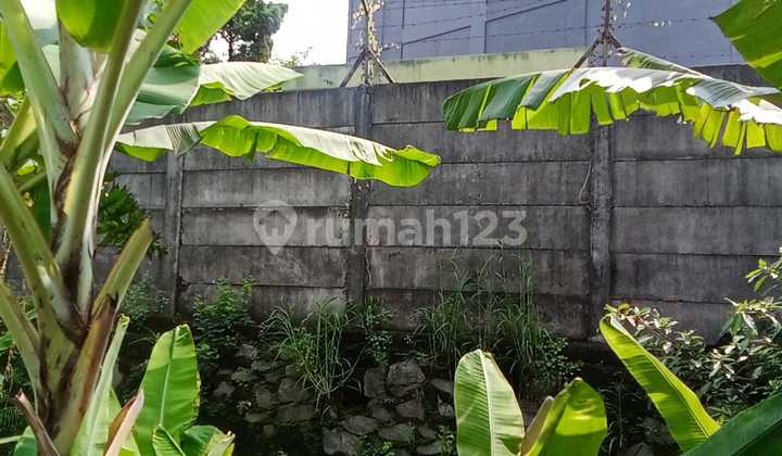 Strategic Land on the Side of North Bekasi Road