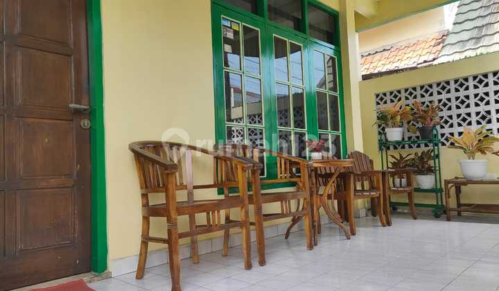 Rumah Semi Furnish Lokasi Tengah Kota di Gowok Depok Sleman.