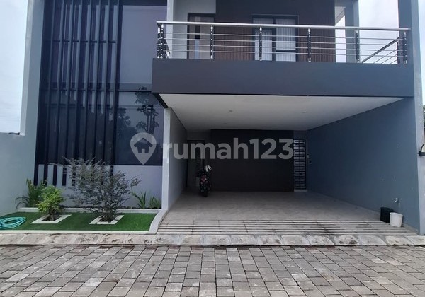 Rumah Mewah Furnish Dalam Cluster Lokasi Dekat Al-Azhar, Sleman