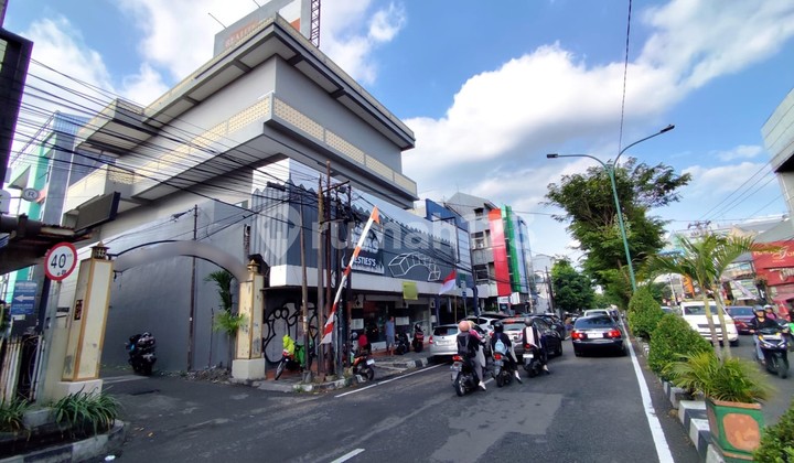 Commercial Building Strategic Location On Jl Laksda Adisucipto Yogyakarta