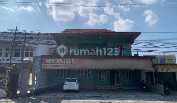 Dijual Rumah/Ruang Usaha Strategis 3 Lantai di Pinggir Jalan Raya Jogja - Solo, Karang Dukuh, Jogonalan, Klaten Dijual Rumah/Ruang Usaha Strategis 3 Lantai di Pinggir Jalan Raya Jogja - Solo, Karang Dukuh, Jogonalan, Klaten