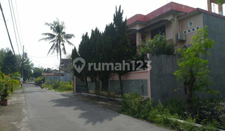 Luxurious 2-Story Ready-to-Occupy House, 409 Square Meters Just 5 Minutes to North Ring Road & Renowned Campus