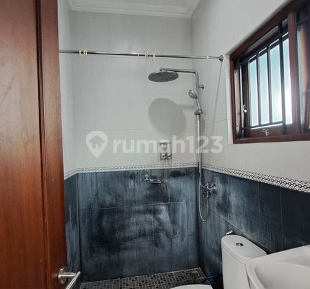 For Sale/Rent Exclusive 5-Bedroom House in Ngestiharjo Housing Complex, Kasihan, Bantul (Near UMY) 2