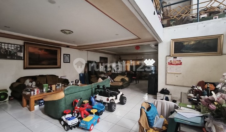 Rumah & Kantor 896 Meter Persegi Dekat Stadion Mandala Krida, Bsciro Gondokusuman 2