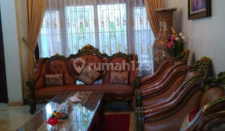 Luxurious 2-Story Ready-to-Occupy House, 409 Square Meters Just 5 Minutes to North Ring Road & Renowned Campus 2