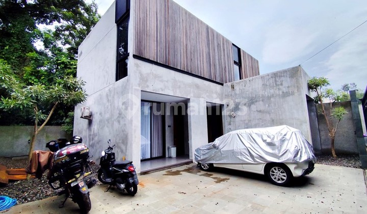 Rumah Modern Industrial 2 Lantai di Wedomartani, Ngemplak - Sleman