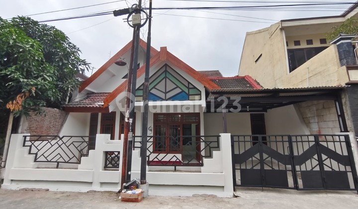 Rumah Dalam Perum Di Jalan Godean Km 4, Ngestiharjo, Kasihan, Bantul
