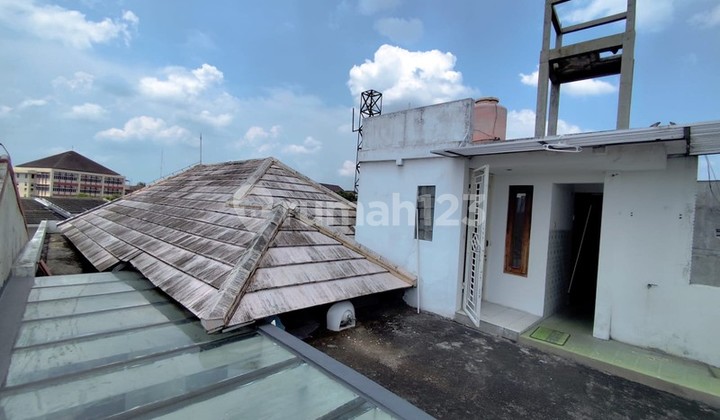 For Rent: 2.5-Story Commercial Building in Sorosutan, Umbulharjo, Yogyakarta