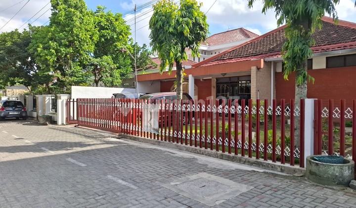 Rumah 6 Kamar Di Kawasan Kampus UGM - Pogung Baru Sleman Rumah 6 Kamar Di Kawasan Kampus UGM - Pogung Baru Sleman