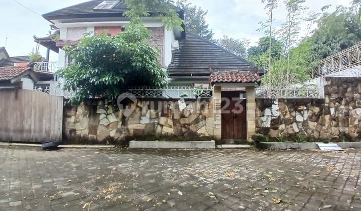 Rumah Mewah 2 Lantai di Dalam Perumahan Hunian Eksklusif & Strategis, Maguwoharjo, Depok, Sleman