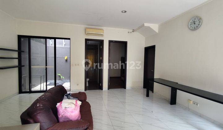 Rumah 2 Lantai Jual Murah di Suvarna Sutera Tangerang 1K8000UI 2