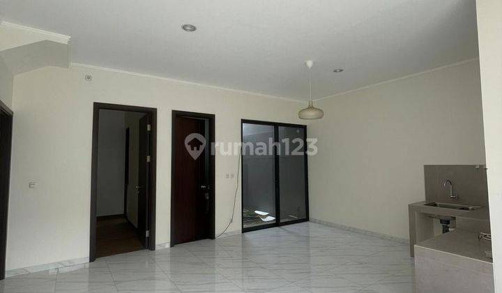 Rumah Baru 2 Lantai Flavio Suvarna Sutera Tangerang Y00233 2