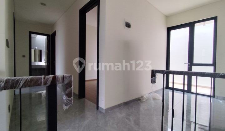 Rumah Agra Uk 9X15 dan 3 AC dan Water Heater di Suvarna Sutera Tangerang 1Ka0000s 2