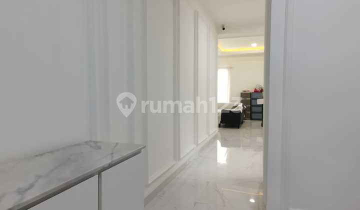 Rumah 2 Lantai dengan konsep Mewah di Suvarna Sutera Andara Tangerang 1K90001U 2