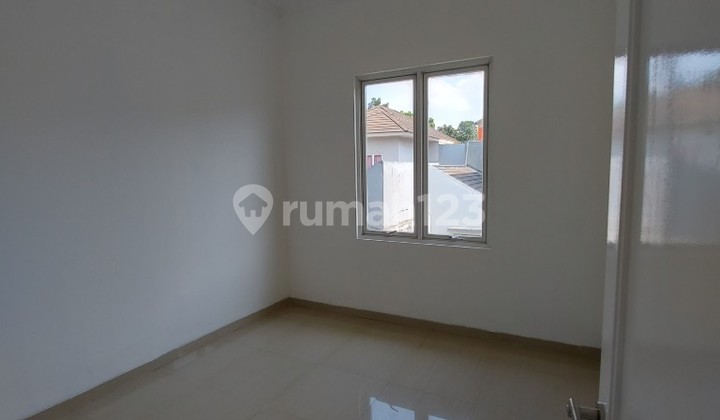 FOR SALE 2-Story House 12x25 in Akasia Suvarna Sutera Tangerang 1K900049 2