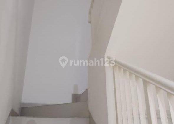 Rumah Cantik 2 Lantai di Suvarna Sutera Tangerang 1K90001J  2