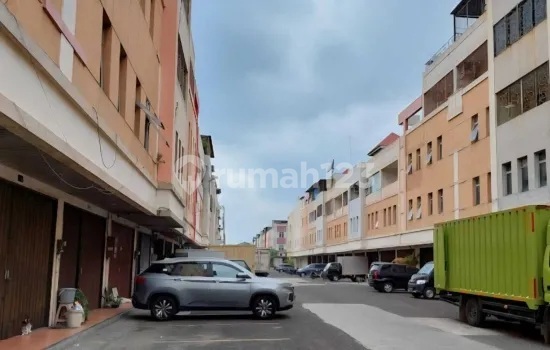 3-Story Shop House in Ruko Permata Kota on Tubagus Angke, Jakarta 1K90006X 3-Story Shop House in Ruko Permata Kota on Tubagus Angke, Jakarta 1K90006X