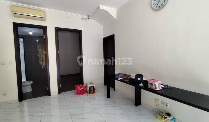 Rumah 2 Lantai Jual Murah di Suvarna Sutera Tangerang 1K8000UI 2