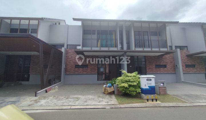 Disewa Rumah 2 Lantai di Cluster Dakota Tangerang 1K8000U6 1