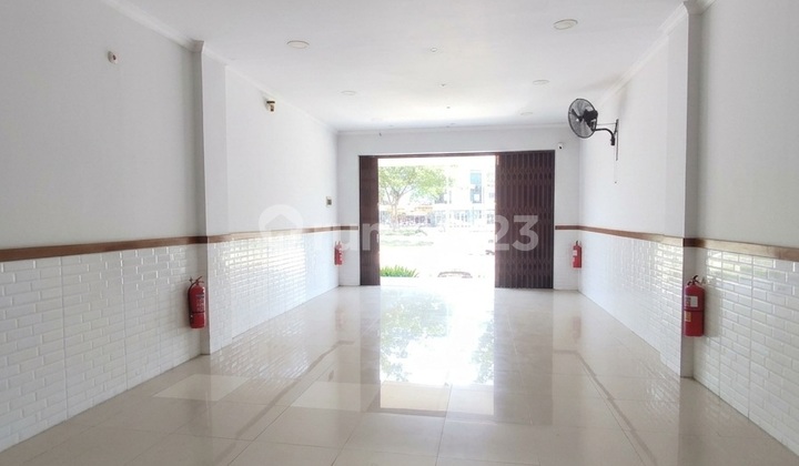 3-Story Shophouse Fully Renovated at Terrace 9 Suvarna Sutera Tangerang 1Ka00015 2