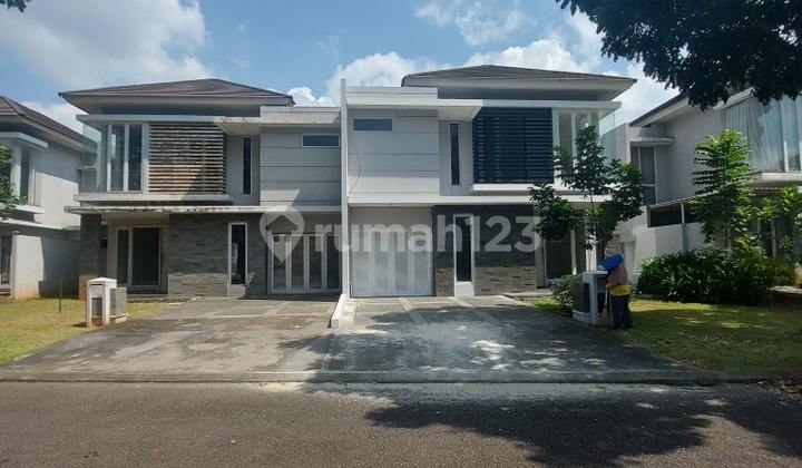 DIJUAL Rumah 2 LT 12x25 di Akasia Suvarna Sutera Tangerang 1K900049 