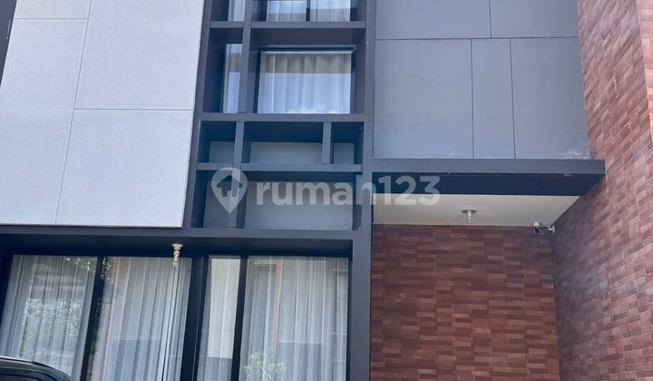 Rumah 2 Lantai uk 7x20 di Alam Signature Suvarna Sutera Tangerang 1K900071 Rumah 2 Lantai uk 7x20 di Alam Signature Suvarna Sutera Tangerang 1K900071