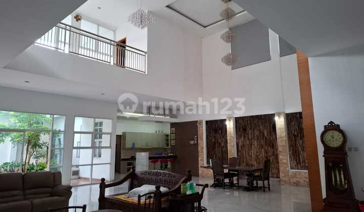 Rumah Mewah di Intercon Kebon Jeruk Jakarta Barat 1K90001V 