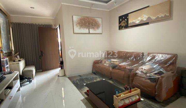 Rumah 2 Lt Semi Furnish di Suvarna Sutera Eldora Tangerang 1K8000RW 2