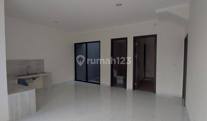 Rumah 2 Lt Suvarna Sutera Alam Signature Tangerang L2 240307 2