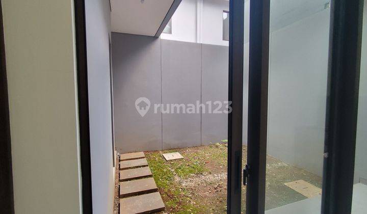 Rumah Cantik 2 Lantai di Cluster Dakota Tangerang L2 240332 2