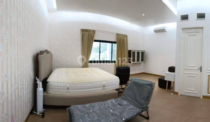 Rumah 3 Lantai Bagus Furnished SHM di Sutera Buana Alam Sutera, Tangerang 2