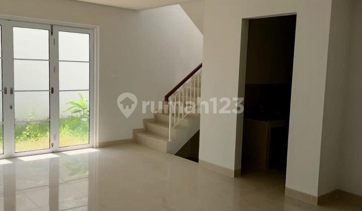 For sale fast 2-story house in Cluster Menaggio Granada Paramount Gading Serpong 2