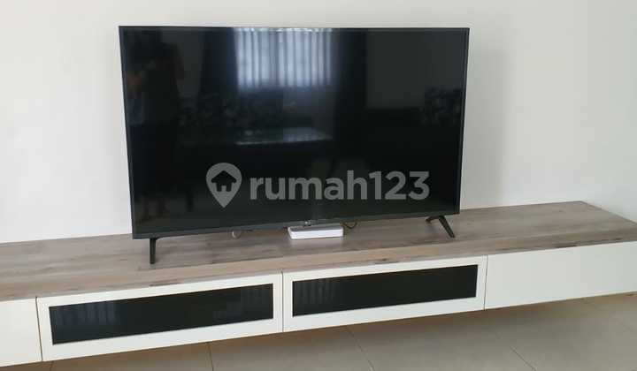 For quick sale: 2-story house in Beverly Golf Cluster, Lippo Karawaci, move-in ready. 2