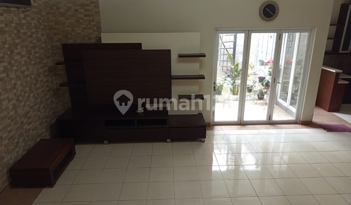 Dijual Cepat Rumah Siap Huni di Cluster Crystal Timur Summarecon Serpong 2