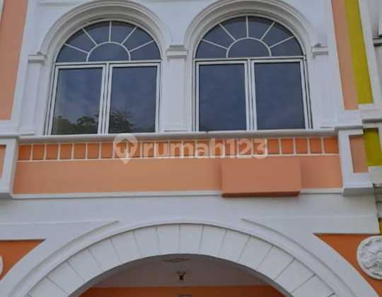 Disewakan cepat Ruko 3 lantai di Alicante Gading Serpong lokasi strategis 