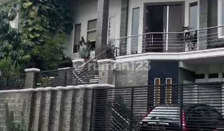 Dijual cepat Rumah 3 lantai di Perumahan Bukit Gading Mediterania Kelapa Gading 