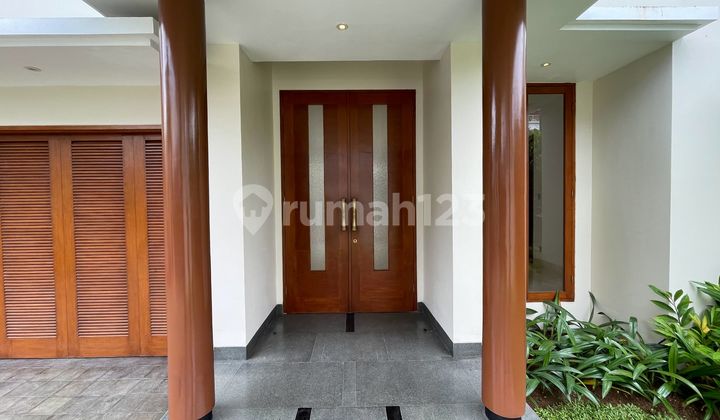 Lokasi Strategis Belakang Citos, Modern Tropical House