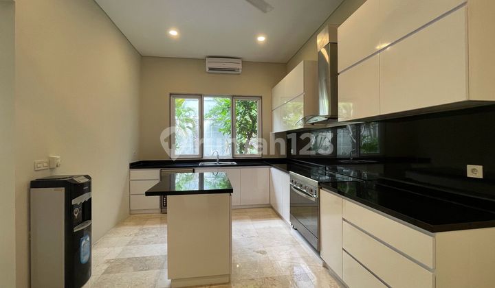 Disewakan Rumah Private Compound Di Kemang 2