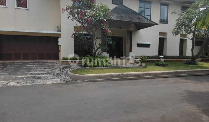 For Rent Luxury House In Pejaten, South Jakarta, In A Complex