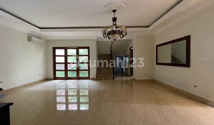 For Sale Strategic Luxury House Affordable Price South Jakarta 2