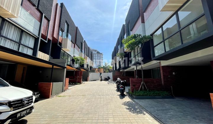 For Sale Rumah Baru 3 Lantai, Dalam Townhouse Nyaman 2