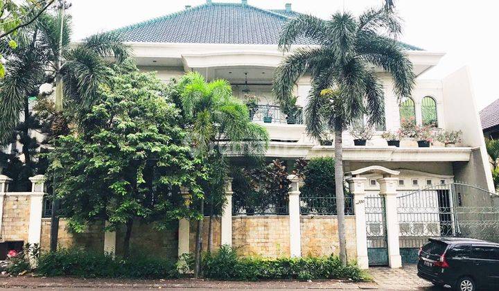 Dijual Rumah Mewah & kolam renang pribadi di Rafllesia Cibubur 1