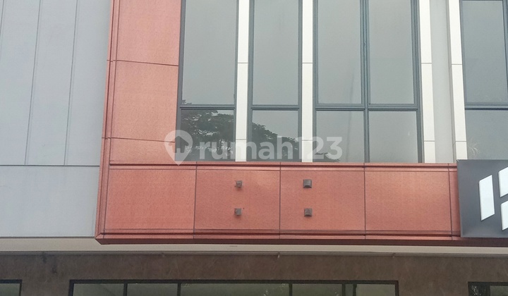 For Rent New 3-Story Shophouse Very Strategic Location Tourist City 1