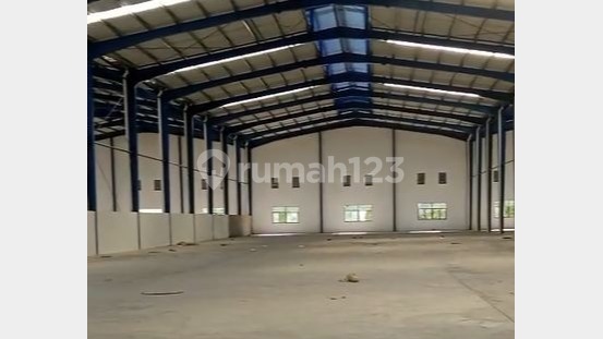 Rent a nice ready-to-use warehouse, area 1750, Cikupa Tangerang - Mit.