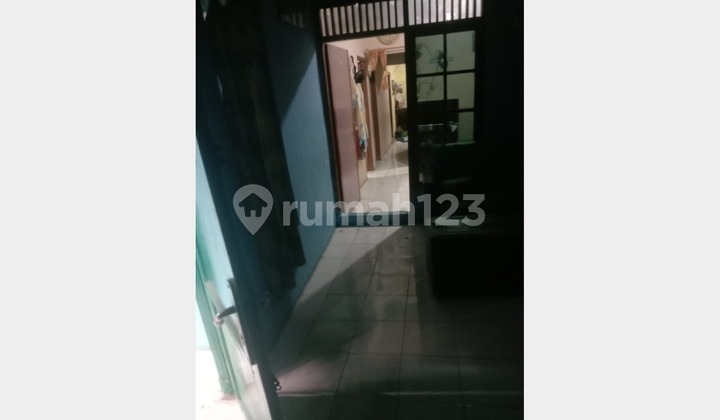 di jual rumah Kost 5 kamar luas tanah 159 meter harga bawah NJOP Petir cipondoh Tangerang