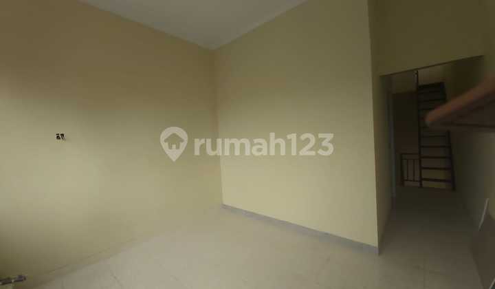di jual Rumah Bagus siap huni 2 lantai luas tanah 48 meter jl cendrawasih Cengkareng Jakarta Barat 2