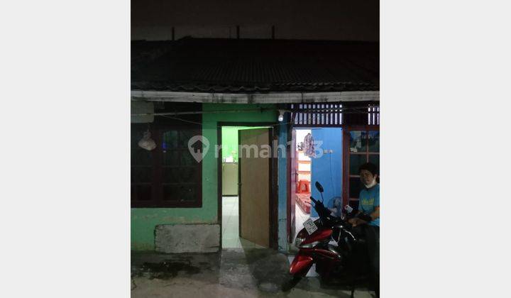 di jual rumah Kost 5 kamar luas tanah 150 meter harga di bawah njop petir Cipondoh Tangerang